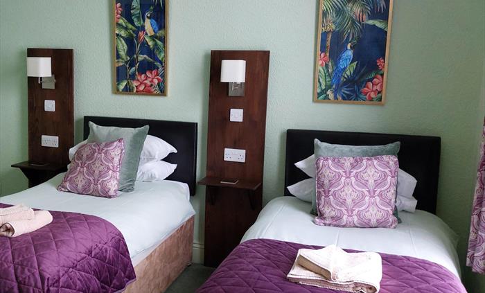 The Southcliff Tenby twin room